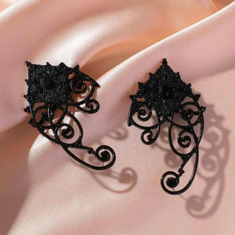 Vintage Gothic Elf Ear Cuff – Halloween Piercing Jewelry
